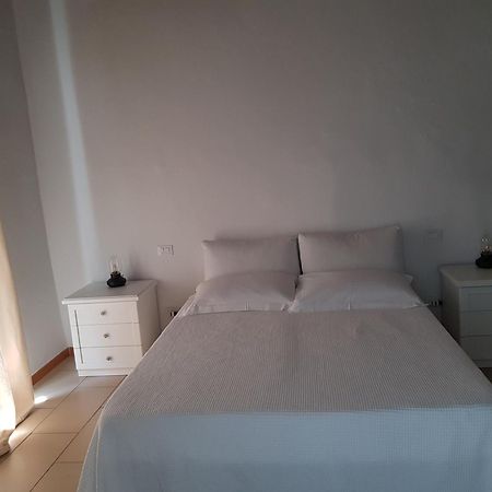 Charmerooms Villa Moroni Стеццано Номер фото