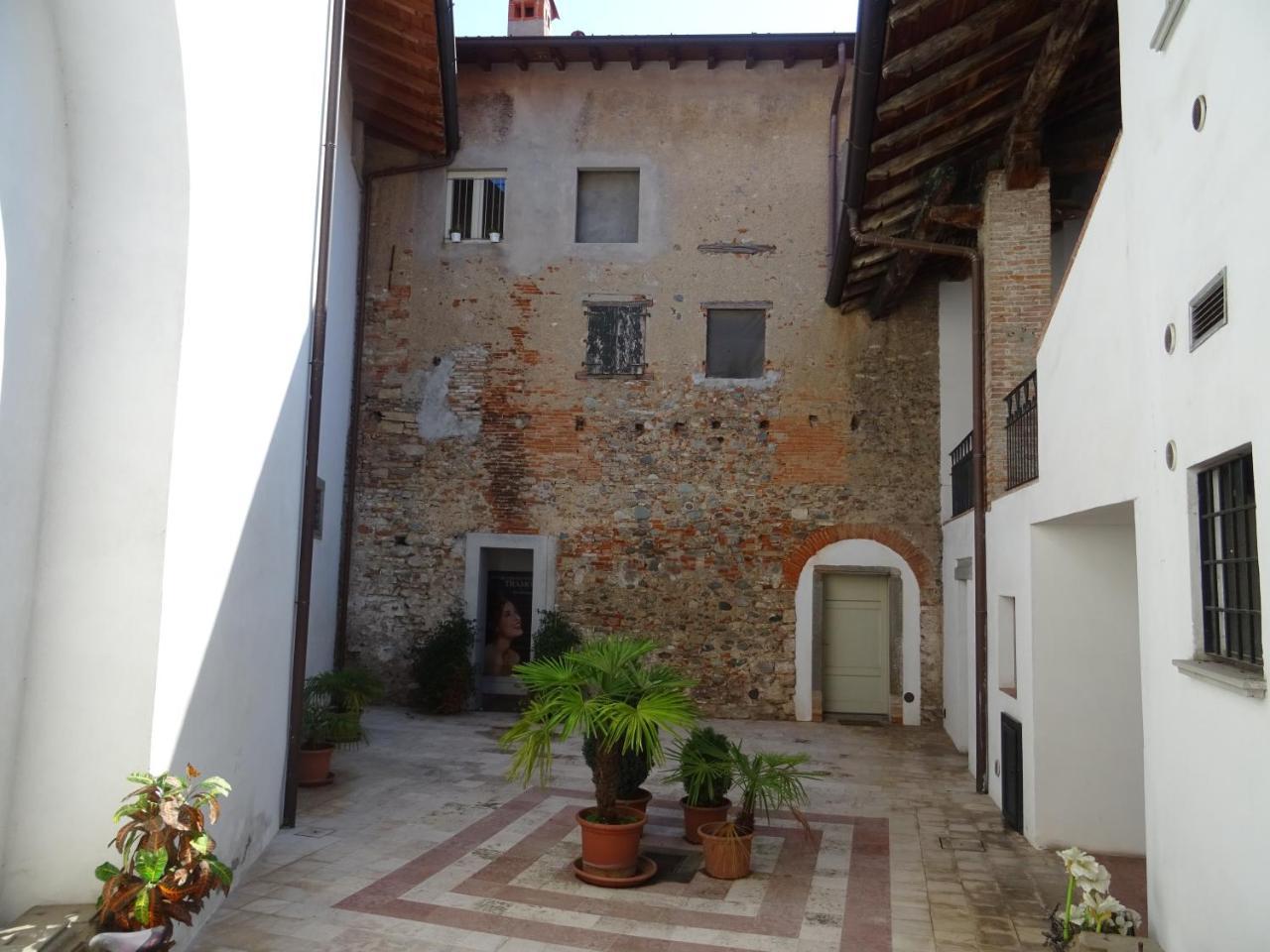 Charmerooms Villa Moroni Стеццано Экстерьер фото