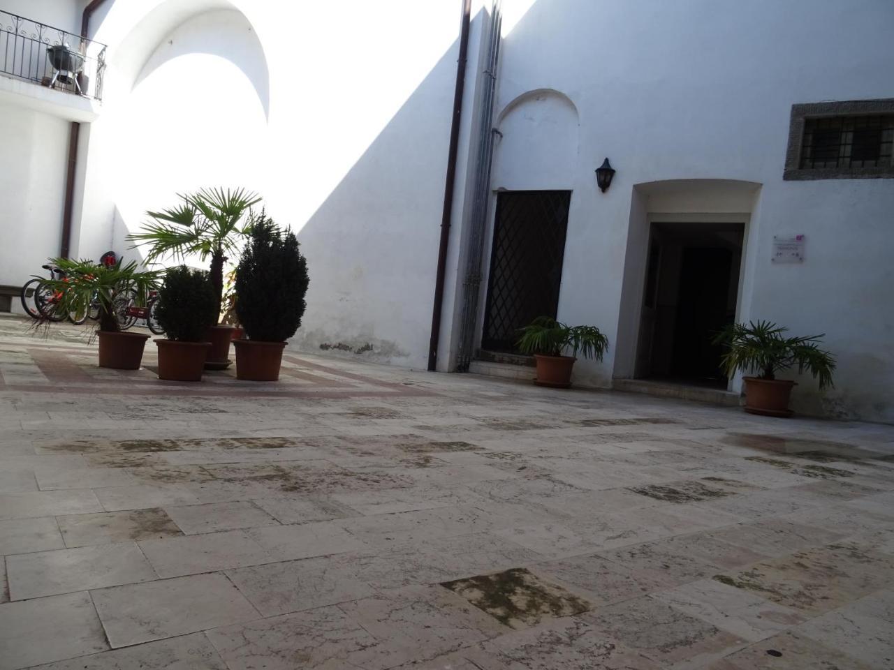 Charmerooms Villa Moroni Стеццано Экстерьер фото