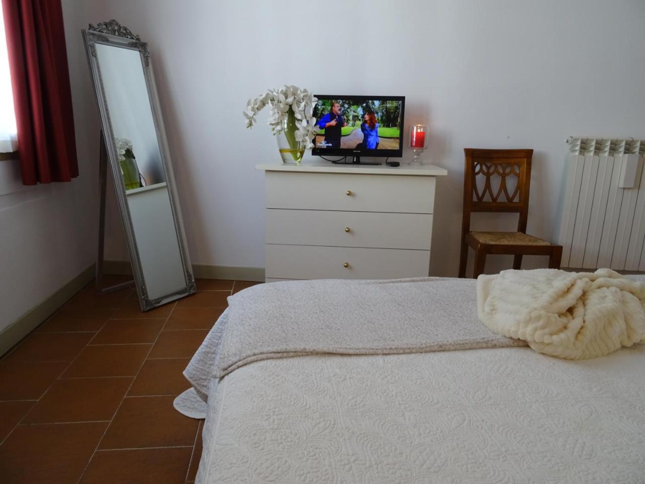 Charmerooms Villa Moroni Стеццано Экстерьер фото